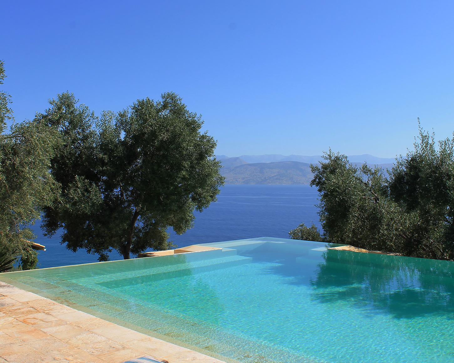 Villa Linamia website